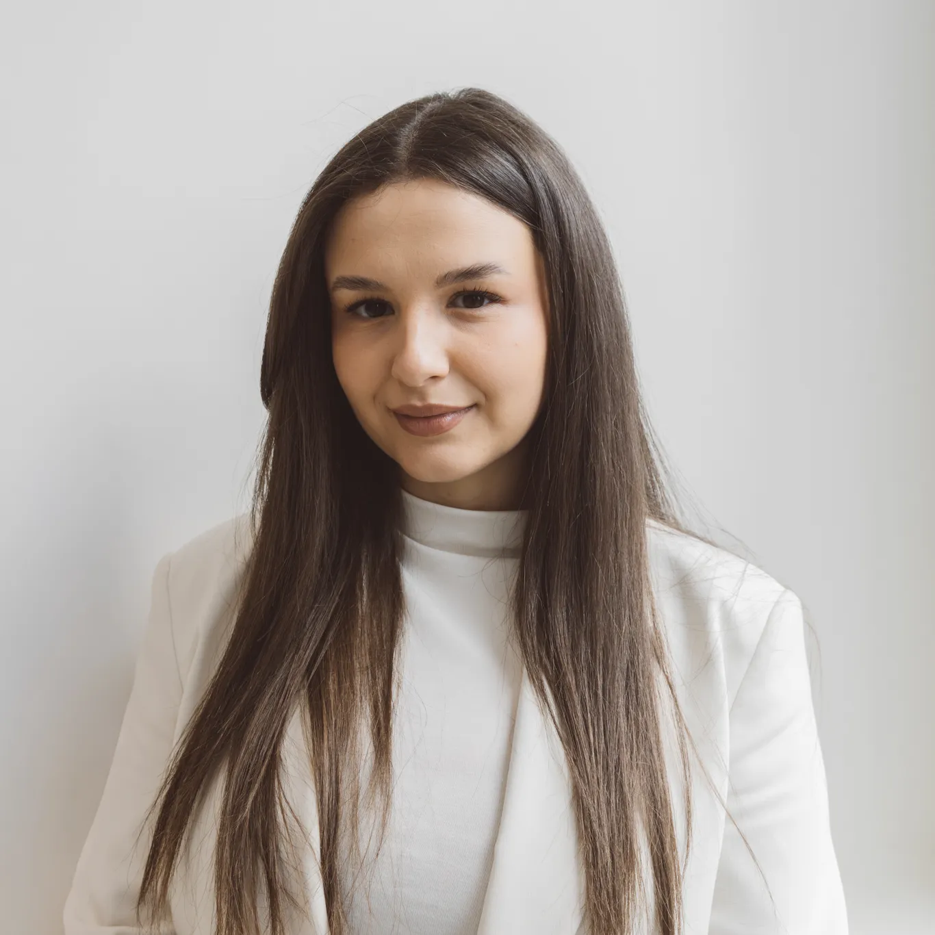 Maindenta-Zahnarzt-Frankfurt-Veronika-Eider